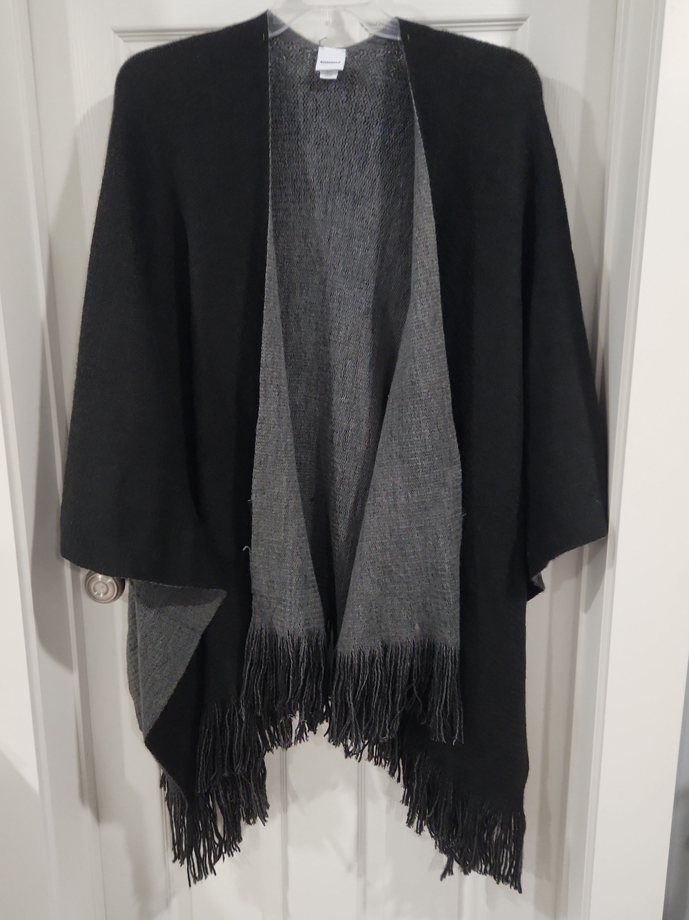 Sonoma Women's Poncho One Size Black Gray Reversible Blanket Wrap Knit Fringe